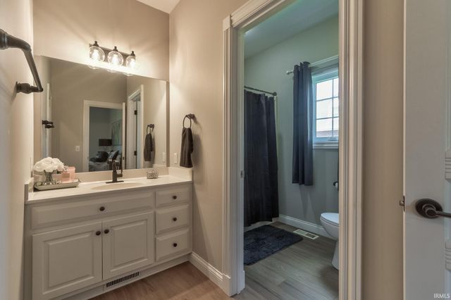 5788 Woodbridge Trail, Newburgh, IN 47630