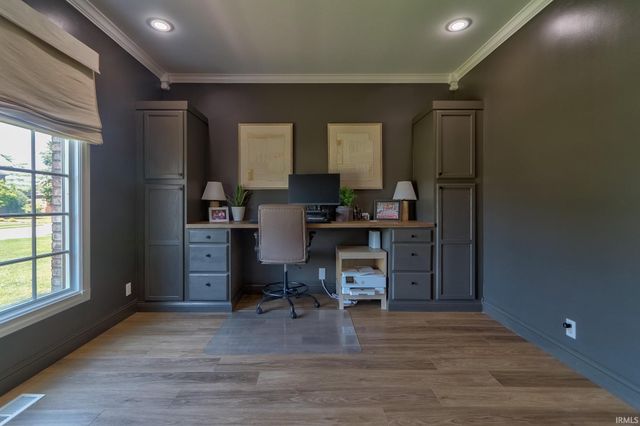 5788 Woodbridge Trail, Newburgh, IN 47630