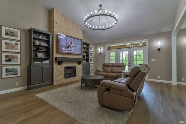 5788 Woodbridge Trail, Newburgh, IN 47630