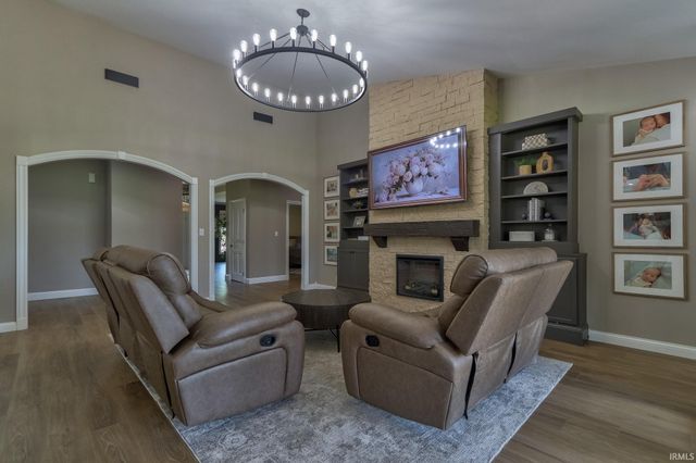5788 Woodbridge Trail, Newburgh, IN 47630