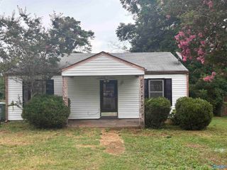 914 Fairway Drive NW, Huntsville, AL 35816