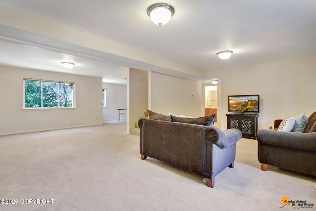 4825 Potter Crest Circle, Anchorage, AK 99516
