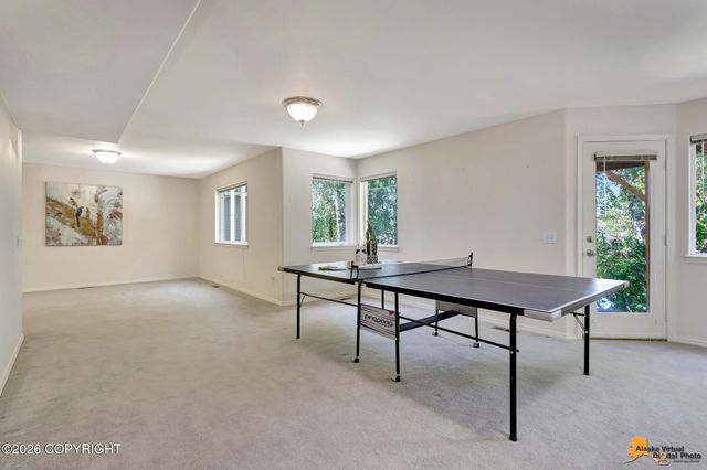 4825 Potter Crest Circle, Anchorage, AK 99516