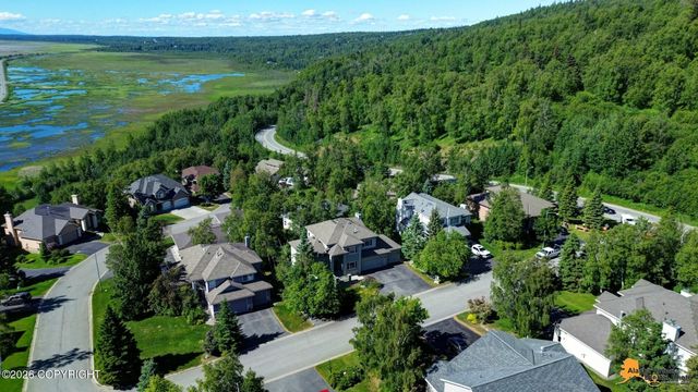4825 Potter Crest Circle, Anchorage, AK 99516