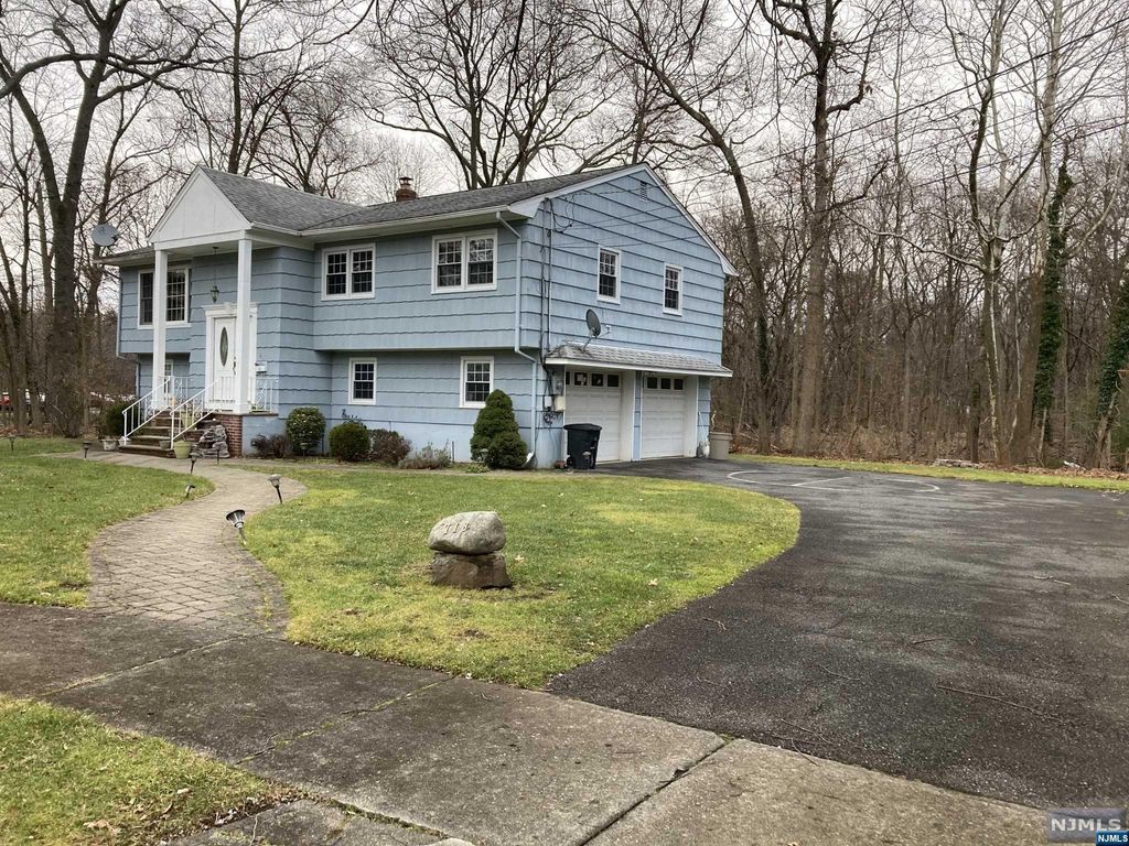 718 Spring Avenue, Ridgewood, NJ 07450