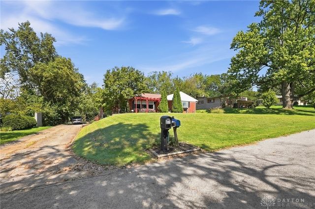 186 Meadow Lane, Springfield, OH 45505