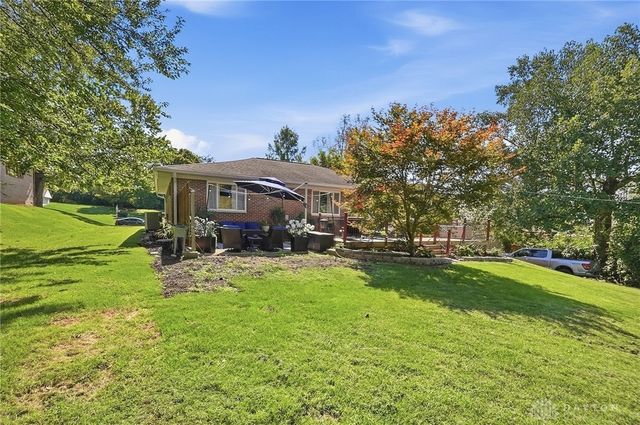 186 Meadow Lane, Springfield, OH 45505