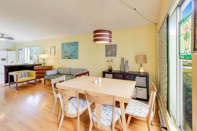 417 S Dryden Place, Arlington Heights, IL 60005