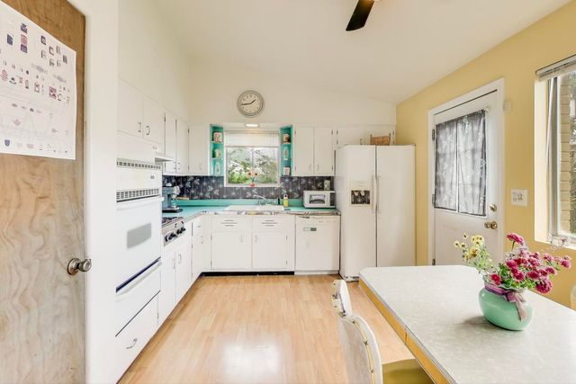 417 S Dryden Place, Arlington Heights, IL 60005