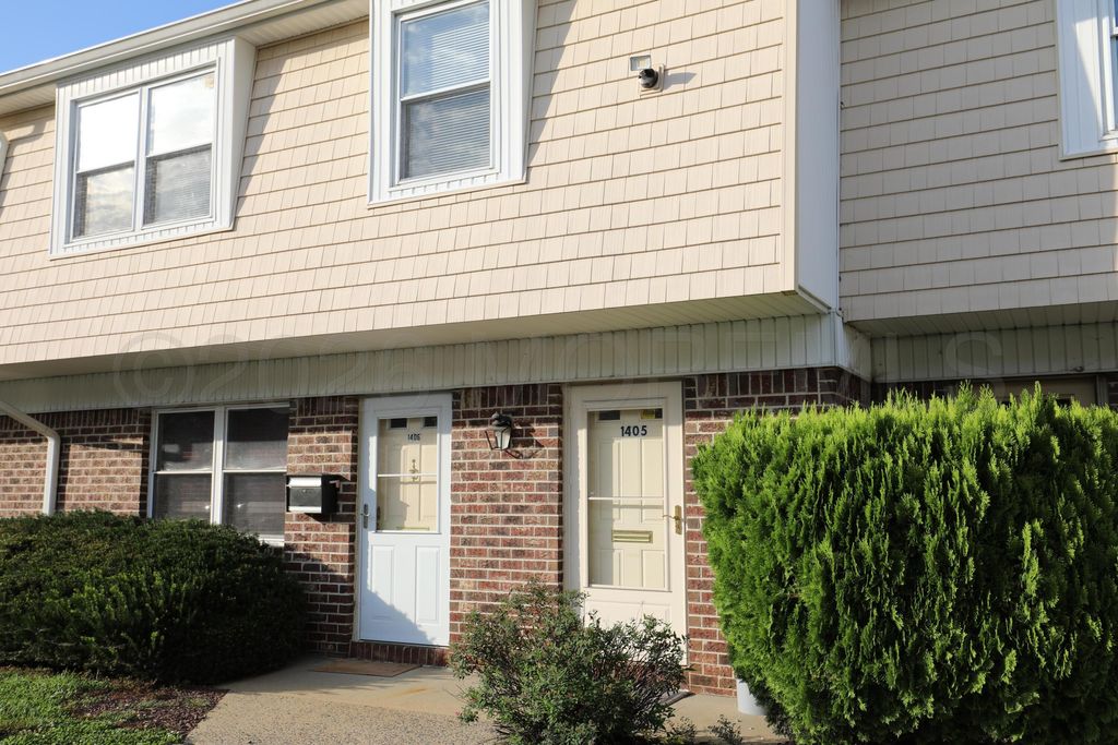 1405 Silver Court, Hamilton Square, NJ 08690