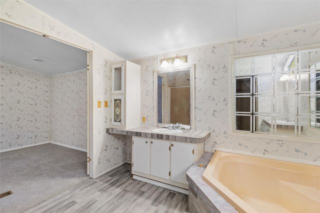 9A Goree Circle, Huntsville, TX 77340