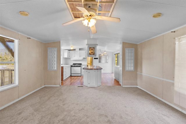 9A Goree Circle, Huntsville, TX 77340