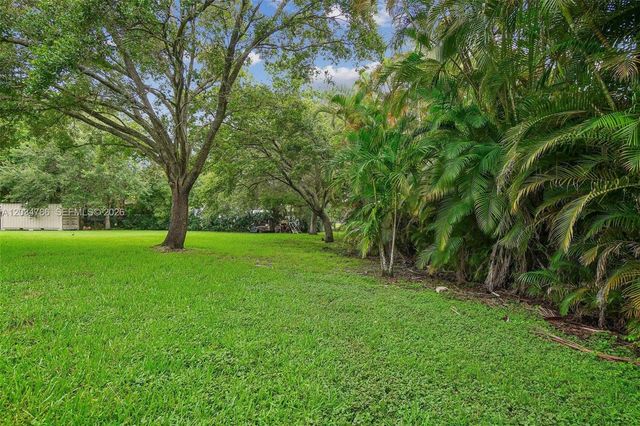 14591 SW 23rd Street, Davie, FL 33325