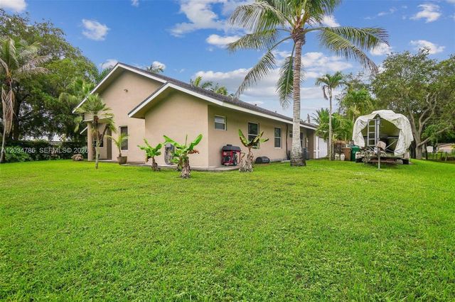 14591 SW 23rd Street, Davie, FL 33325