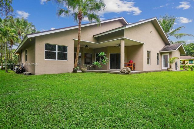 14591 SW 23rd Street, Davie, FL 33325