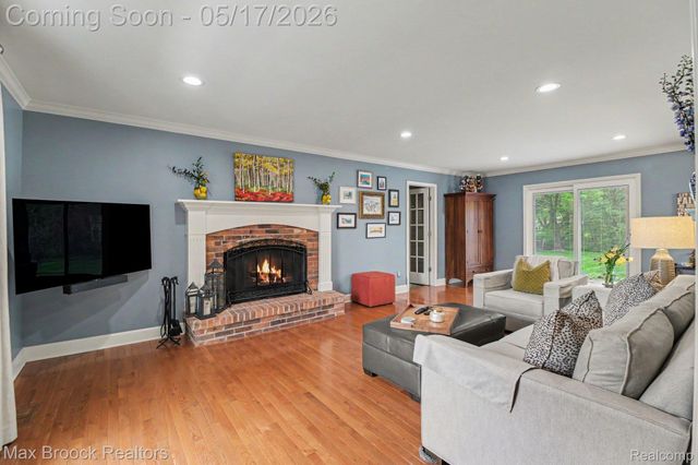 2004 Bootmaker Lane, Bloomfield Charter Township, MI 48304