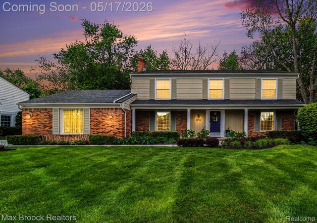 2004 Bootmaker Lane, Bloomfield Charter Township, MI 48304