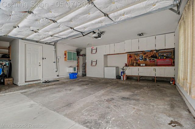 2004 Bootmaker Lane, Bloomfield Charter Township, MI 48304