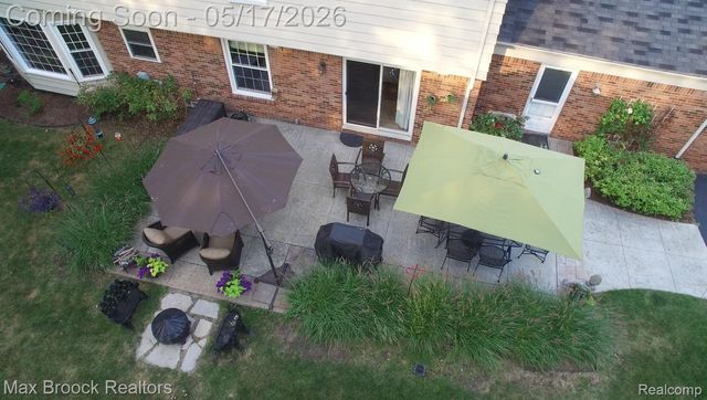 2004 Bootmaker Lane, Bloomfield Charter Township, MI 48304