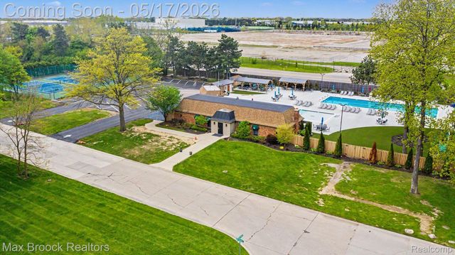 2004 Bootmaker Lane, Bloomfield Charter Township, MI 48304