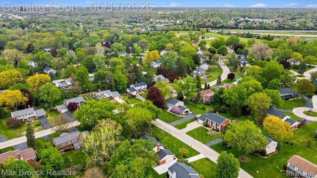 2004 Bootmaker Lane, Bloomfield Charter Township, MI 48304