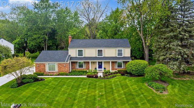 2004 Bootmaker Lane, Bloomfield Charter Township, MI 48304