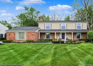 2004 Bootmaker Lane, Bloomfield Charter Township, MI 48304
