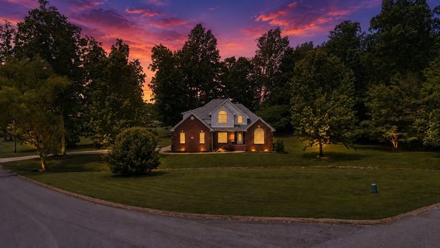 60 Windwood Dr, Fayetteville, TN 37334