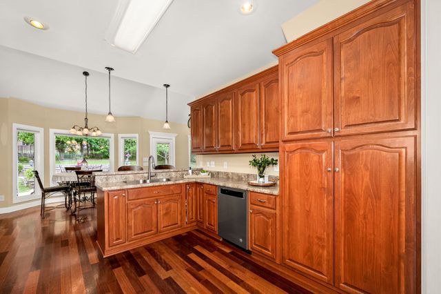 60 Windwood Dr, Fayetteville, TN 37334