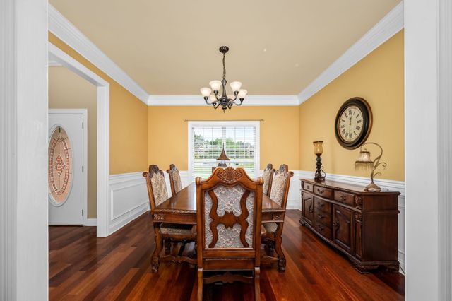 60 Windwood Dr, Fayetteville, TN 37334
