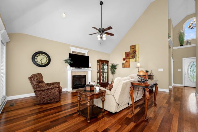 60 Windwood Dr, Fayetteville, TN 37334