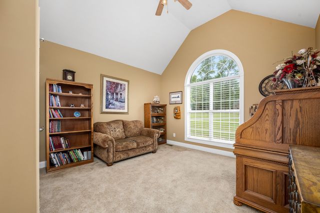 60 Windwood Dr, Fayetteville, TN 37334