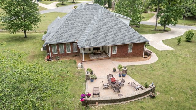 60 Windwood Dr, Fayetteville, TN 37334