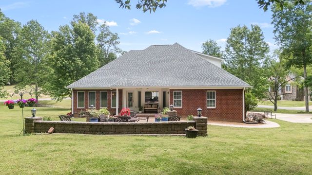 60 Windwood Dr, Fayetteville, TN 37334
