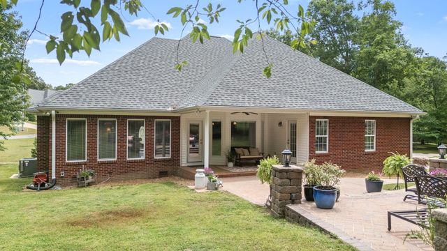 60 Windwood Dr, Fayetteville, TN 37334