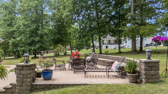 60 Windwood Dr, Fayetteville, TN 37334
