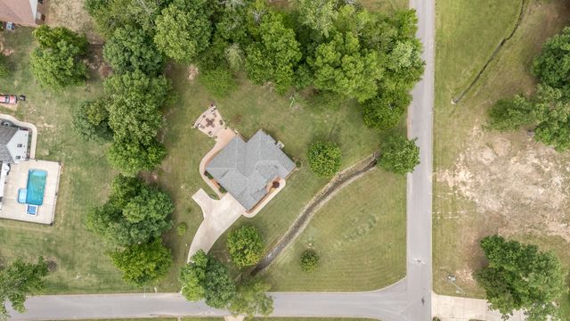 60 Windwood Dr, Fayetteville, TN 37334