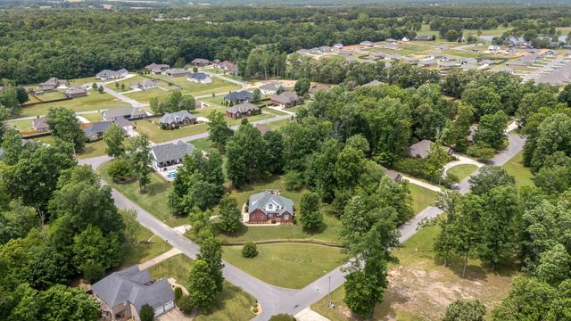 60 Windwood Dr, Fayetteville, TN 37334