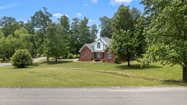60 Windwood Dr, Fayetteville, TN 37334