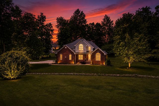 60 Windwood Dr, Fayetteville, TN 37334