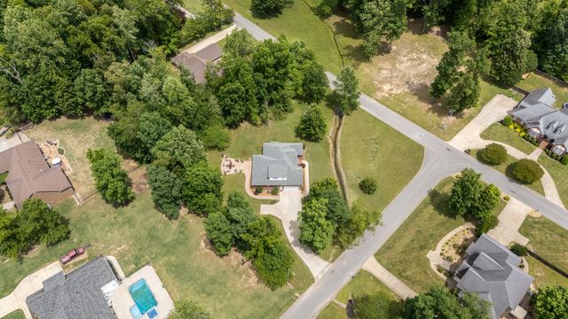 60 Windwood Dr, Fayetteville, TN 37334