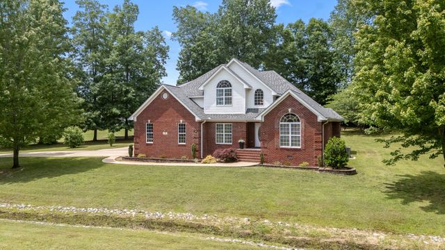60 Windwood Dr, Fayetteville, TN 37334