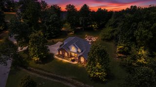 60 Windwood Dr, Fayetteville, TN 37334