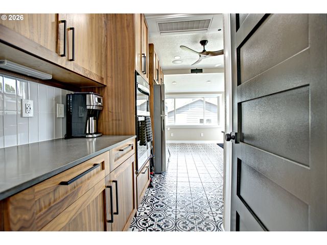 500 W MCLOUGHLIN Blvd, Vancouver, WA 98660