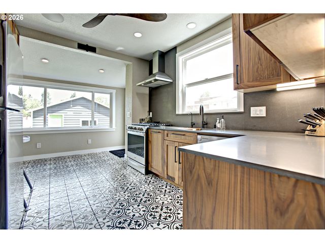 500 W MCLOUGHLIN Blvd, Vancouver, WA 98660