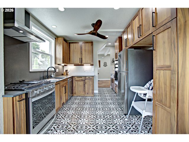 500 W MCLOUGHLIN Blvd, Vancouver, WA 98660