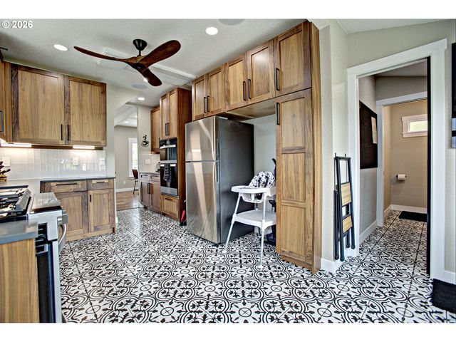 500 W MCLOUGHLIN Blvd, Vancouver, WA 98660