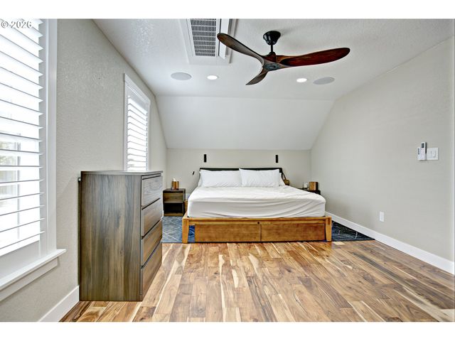 500 W MCLOUGHLIN Blvd, Vancouver, WA 98660