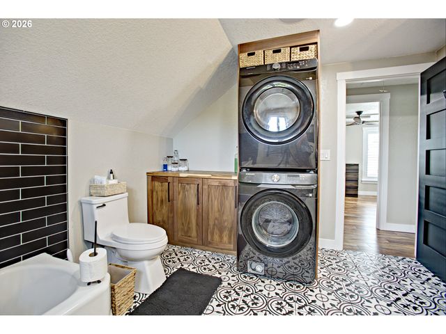 500 W MCLOUGHLIN Blvd, Vancouver, WA 98660
