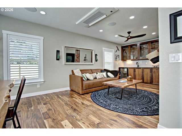 500 W MCLOUGHLIN Blvd, Vancouver, WA 98660